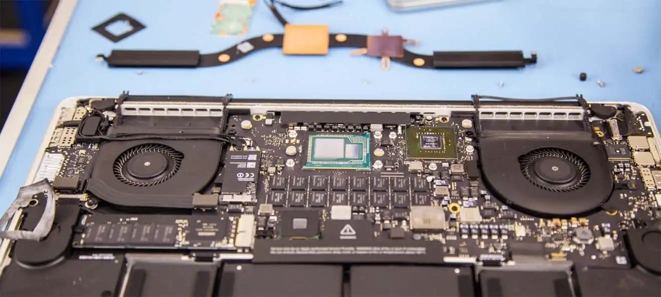 чистка ноутбука Apple MacBook в Калининце
