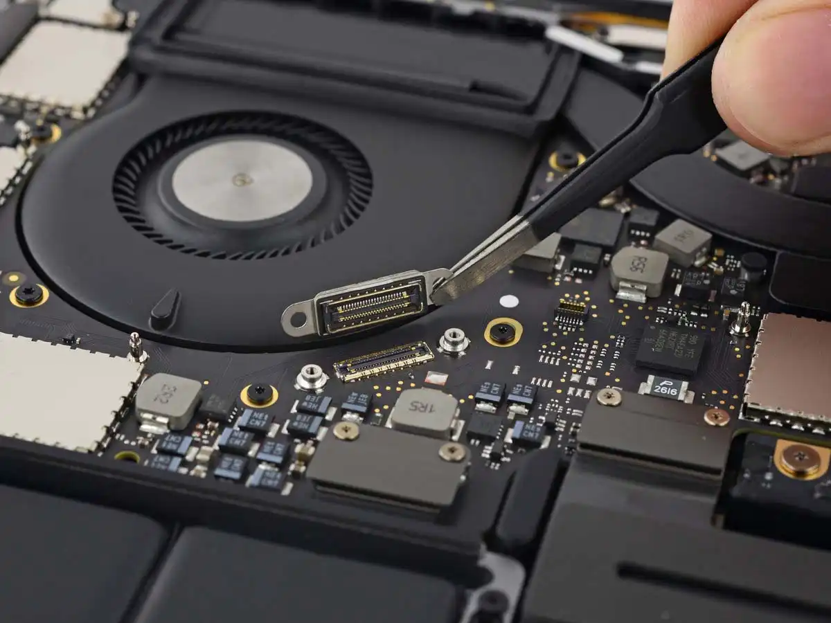 чистка Apple MacBook в Калининце