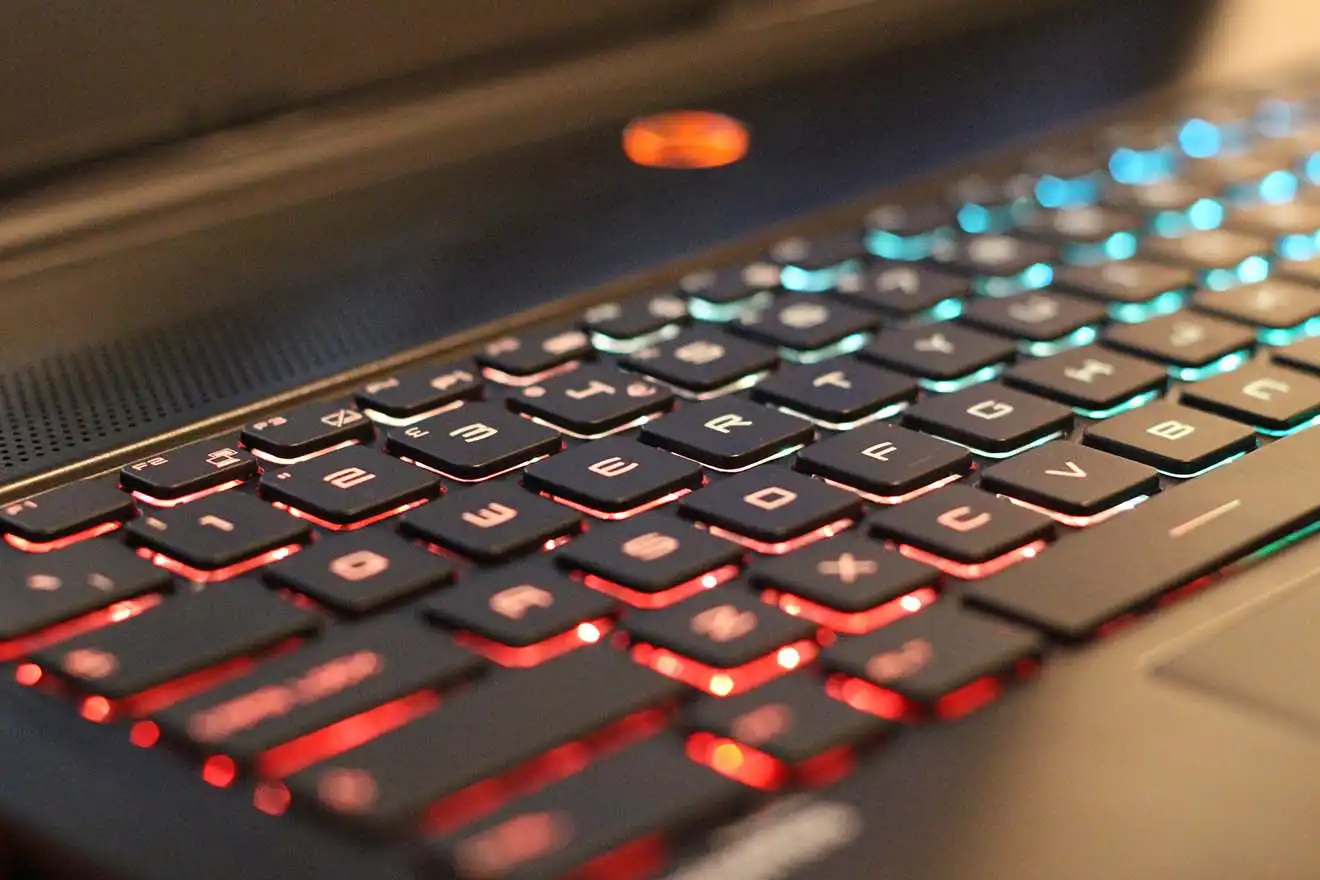 Замена клавиатуры ноутбука MSI в Калининце