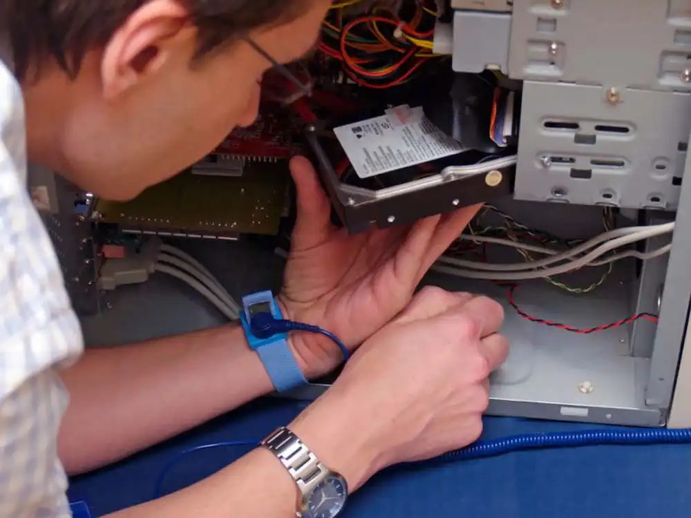 Замена и установка HDD в Калининце